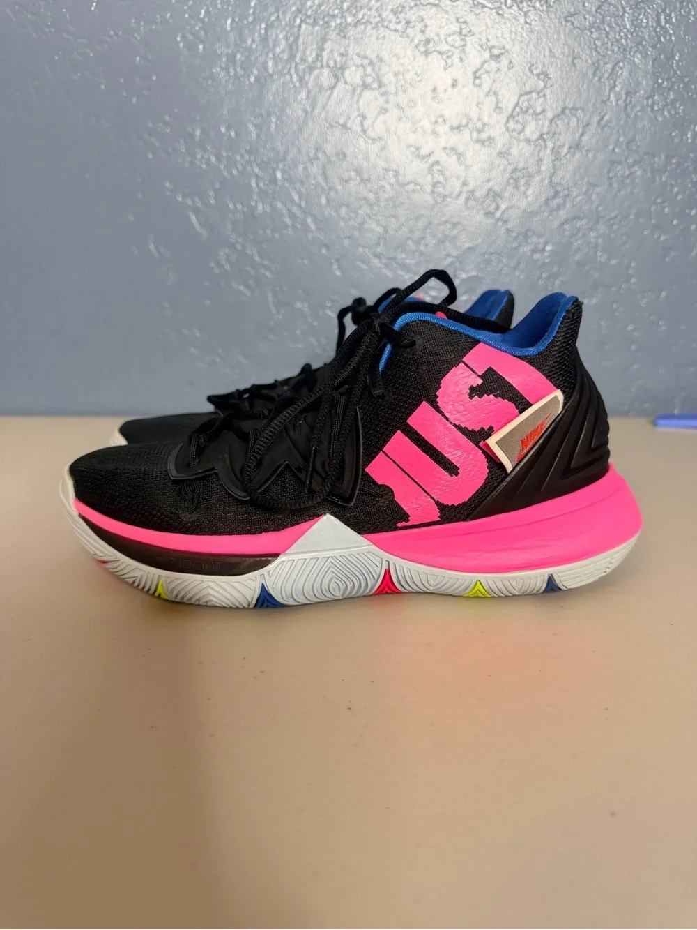 Nike kyrie black